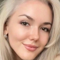 Innocent Isabelle Meztelen