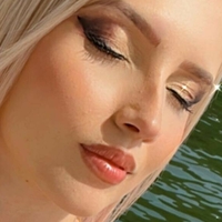 Isa Sudati Meztelen