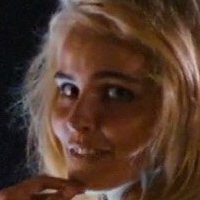 Isabel Lucas Meztelen