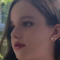 Isabella Ardley Meztelen