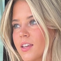 Iza Leslie Meztelen