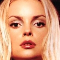 Izabella Miko Meztelen