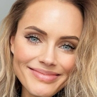 Jenice Meztelen
