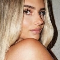 Jenny Mai Meztelen