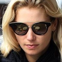 Jessica Hart Meztelen