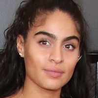 Jessie Reyez Meztelen