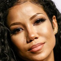 Jhene Aiko Meztelen
