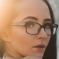 Josi Kleind Meztelen