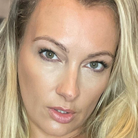 Juicy Lucie Meztelen