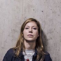 Jule Boewe Meztelen