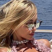 Julia Dybowska Meztelen