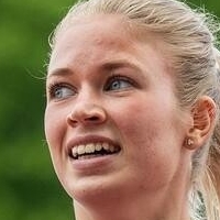 Julia Henriksson Meztelen