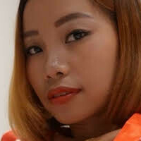 Julia Leung Meztelen