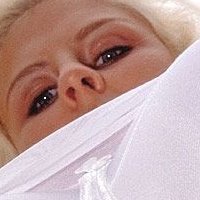 Julia Miles Meztelen