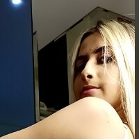 Julia Perin Meztelen
