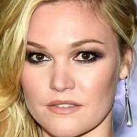 Julia Stiles Meztelen