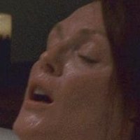 Julianne Moore Meztelen