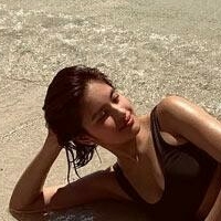 Julie Anne Meztelen