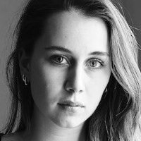 Julie Brochorst Andersen Meztelen