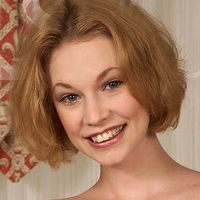 Justine Joli/Hope Meztelen