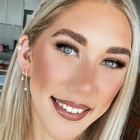 Kara Skip Meztelen