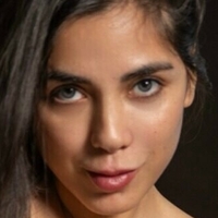 Karen Abalos Meztelen