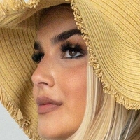 Karen Rodríguez Meztelen