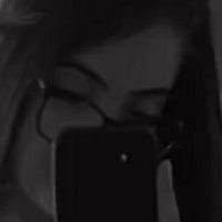 Karen Sara Meztelen