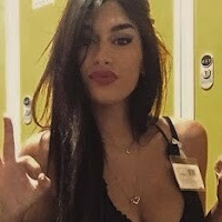 Karolina Surpi Meztelen