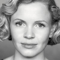 Kate Phillips Meztelen