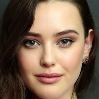 Katherine Langford Meztelen