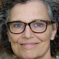 Kathleen Tolan Meztelen