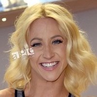 Kathrin Menzinger Meztelen