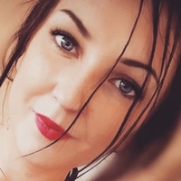 Katie Ankrett Meztelen