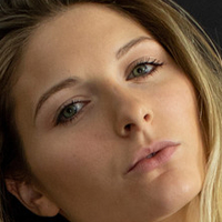 Katie Darling Meztelen