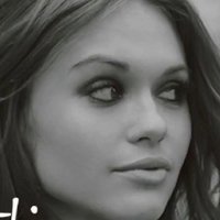 Katie Garfield Meztelen