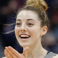 Katie Lou Meztelen