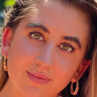 Katie Teresi Meztelen