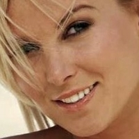 Katja Kühne Meztelen
