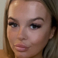 Kaylthomsen Meztelen