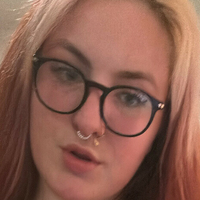 keirared Meztelen