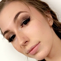 Kelly Louis Meztelen