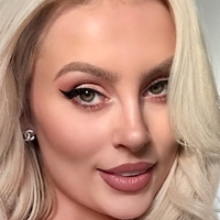 Kelly Meztelen