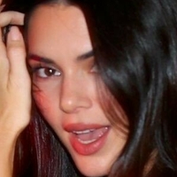 Kenall Jenner Meztelen