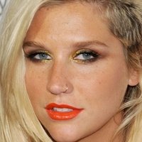 Kesha Rose Sebert Meztelen