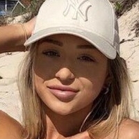 Kira Battley Meztelen