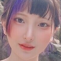komachi Meztelen