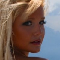 Kristen Hinton Meztelen