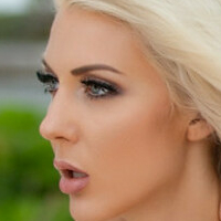 kristenhughey Meztelen