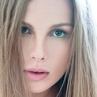 Kryss Littlewood Meztelen